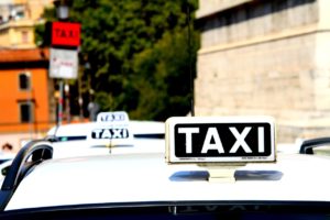taxi-1184799_1280