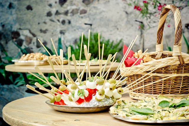 Organizzare un aperitivo a casa: come creare momenti speciali per i propri ospiti